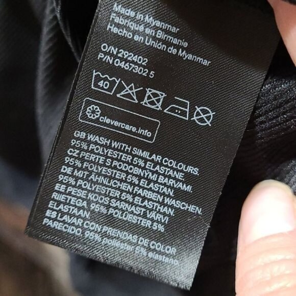 H&M Divided Women's Size 6 Black Ribbed Skater Dress Sleeveless Stretchy - Picture 5 of 5